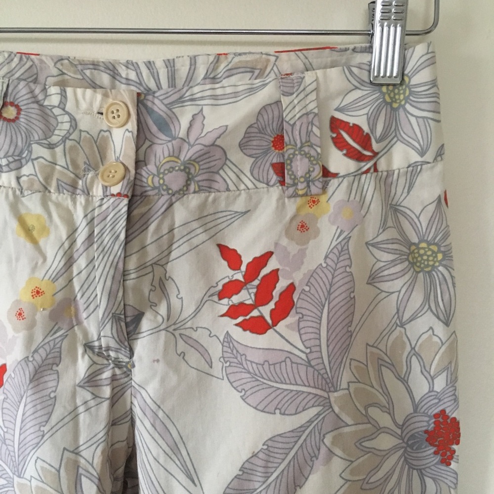 EUC Vintage United Colors of Benetton Floral Chino